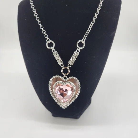 PAPARAZZI BLUE Ocean Heart Necklace 💙 - Picture 3 of 7